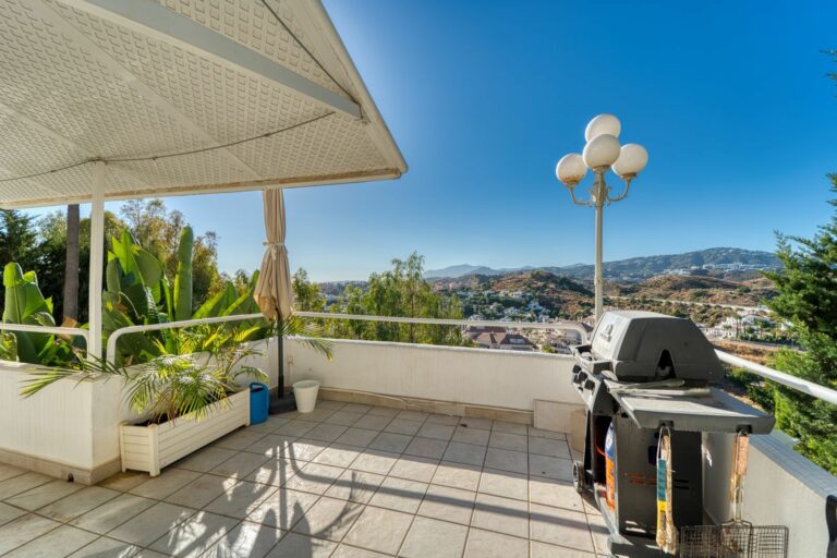 e9b8c30a1777b4b7e2a22b60cd6efb1f - 11