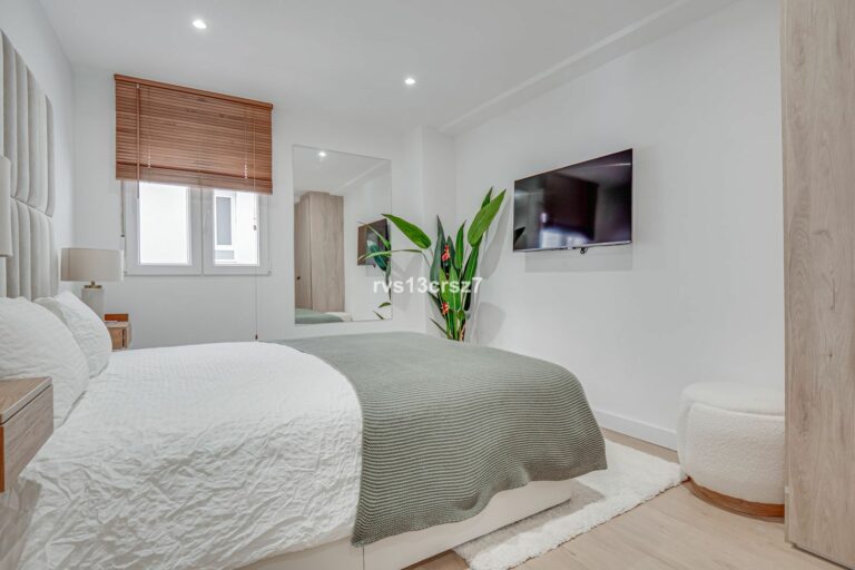 e9c0a38ef8704abc03afa87501930774 - 12