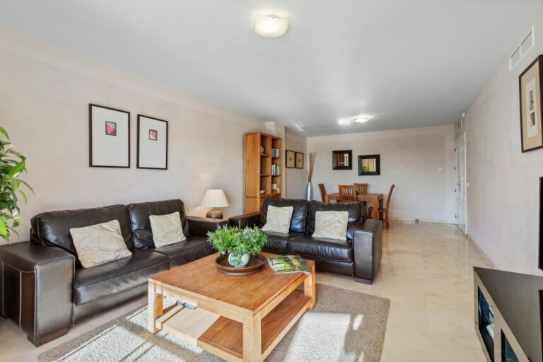 e9e4d225a97ada777776973bdf6567f0 - 9