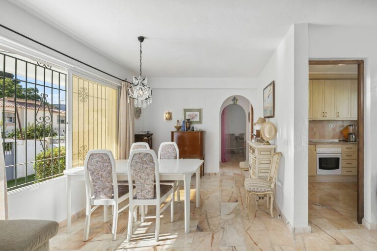 ea81e13c68ae7ca4510a2e074bd9517b - 4