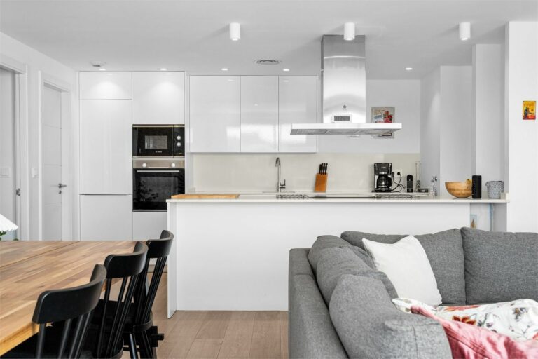 ead86ce7574e9cd52be01b5d806502db - 11