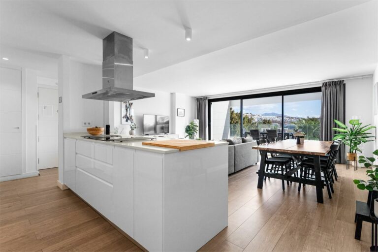 ead86ce7574e9cd52be01b5d806502db - 7