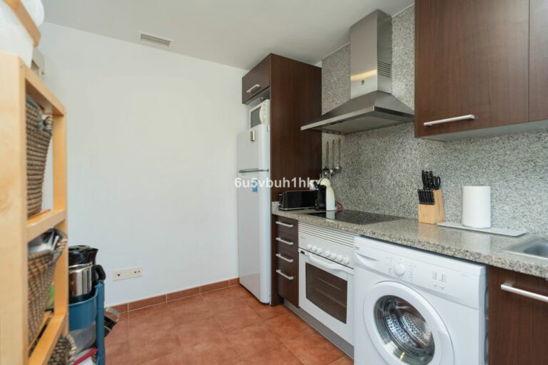 eb460c9aee11fc7e5cc4aea895bcdc36 - 16