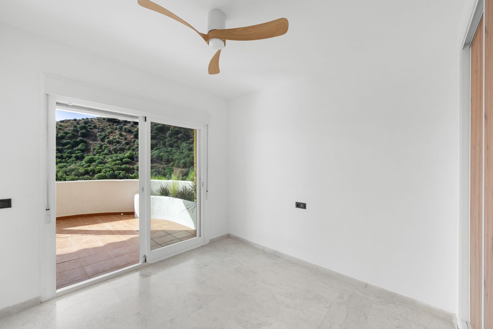 eb4a8cdb14199ee8f5a712f37693a641 - 4