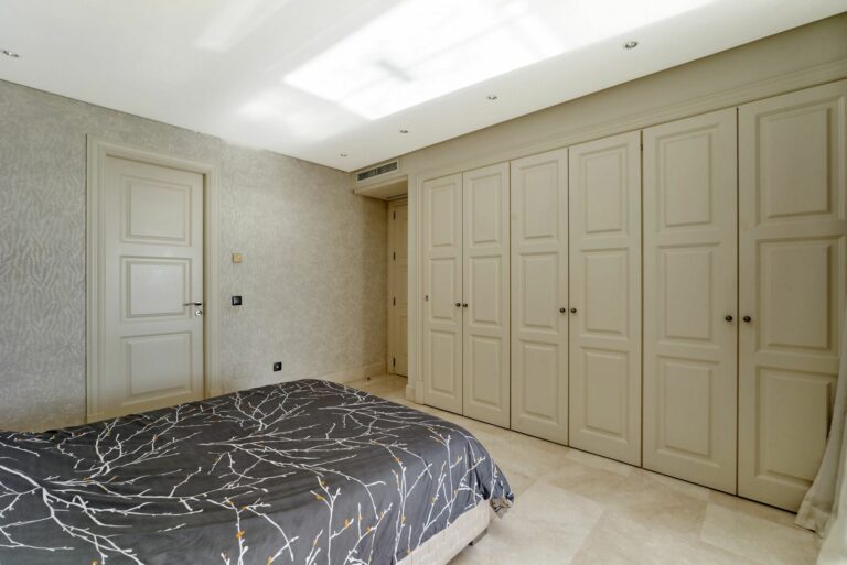 ebf979f6f5a1f87d574bc898fd84192a - 10