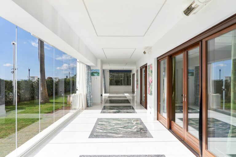 ebf979f6f5a1f87d574bc898fd84192a - 4