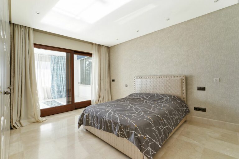 ebf979f6f5a1f87d574bc898fd84192a - 9