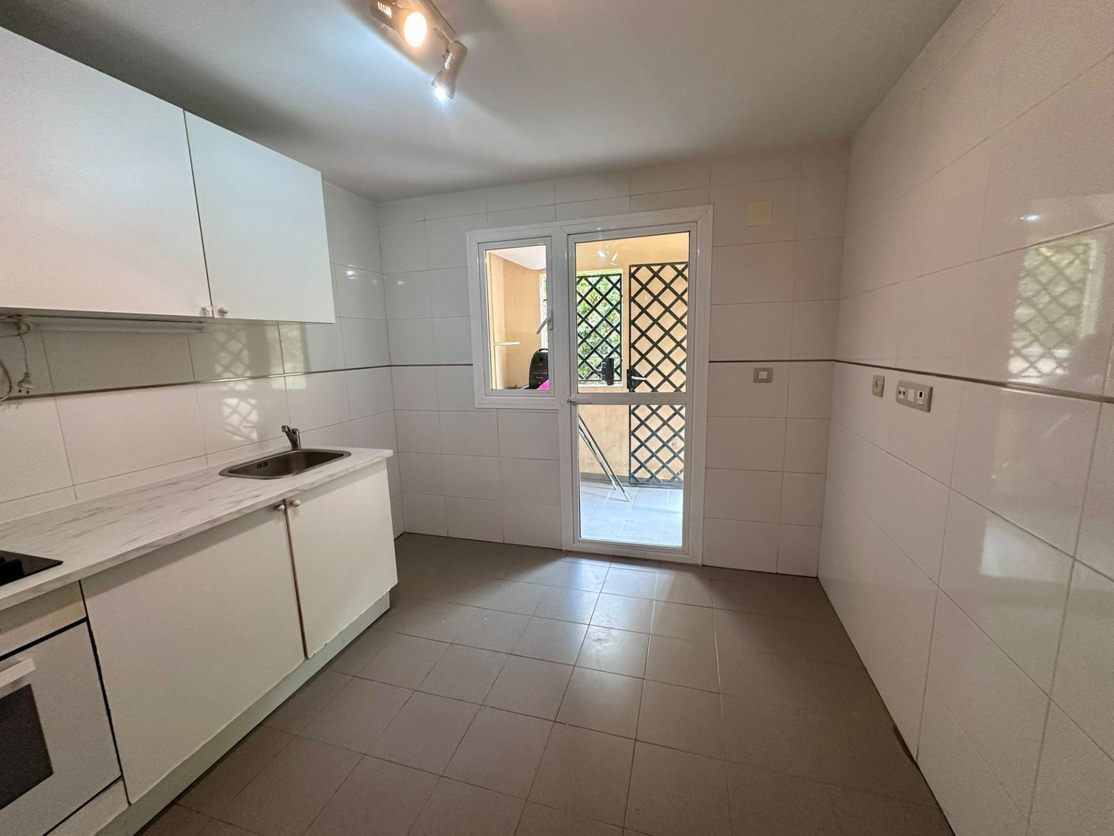 ec27932dd77e7d04bece0dfaba8bd1c6 - 12