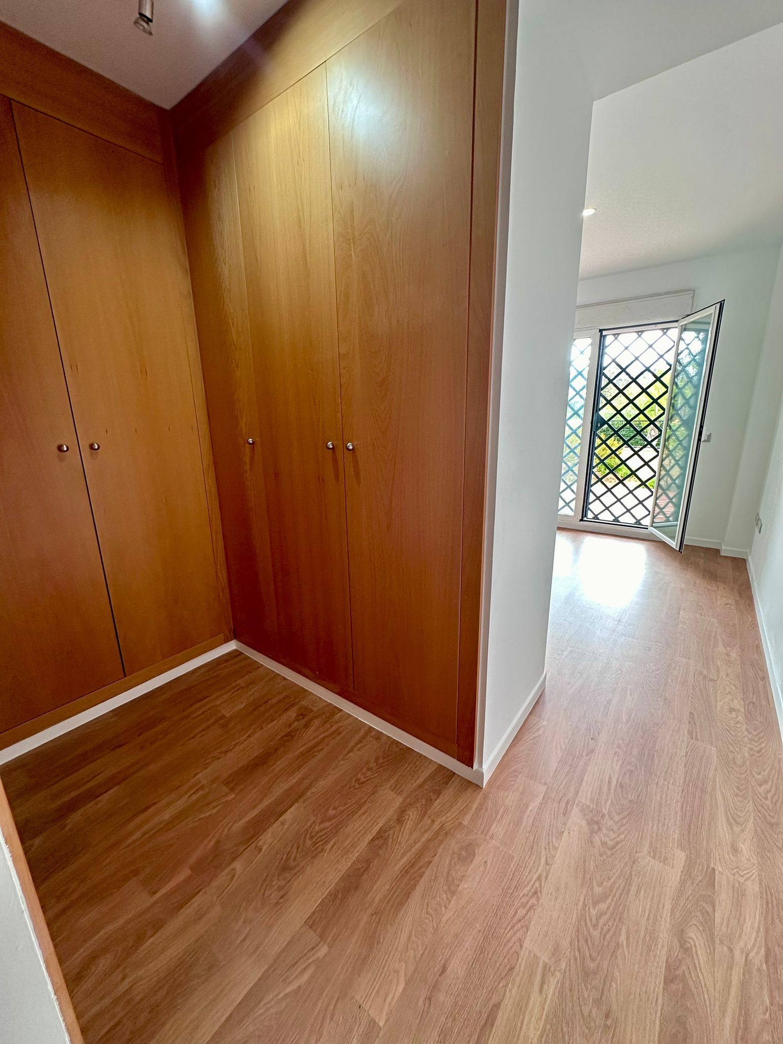 ec27932dd77e7d04bece0dfaba8bd1c6 - 4