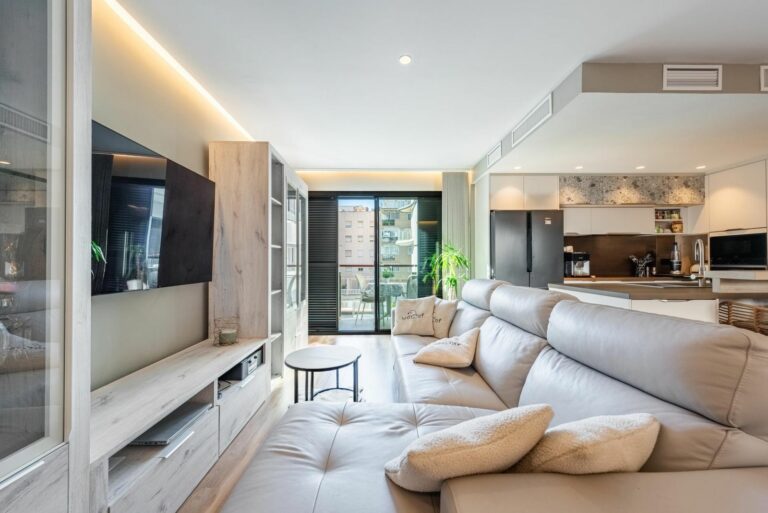 eccf4b3af1ccf3ef06dcc463d5f61eca - 10