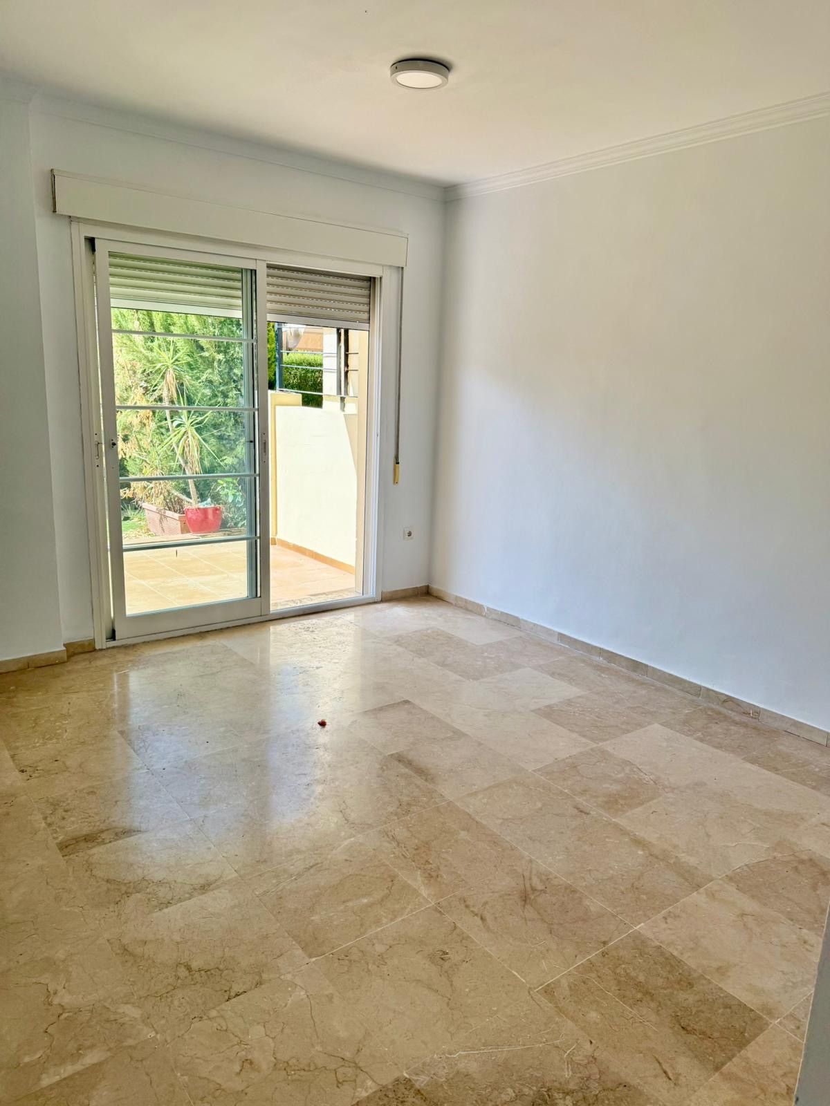 ed739c175384b64c04d12b72a2508c17 - 14