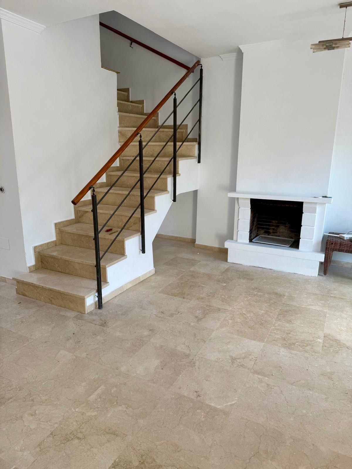 ed739c175384b64c04d12b72a2508c17 - 15