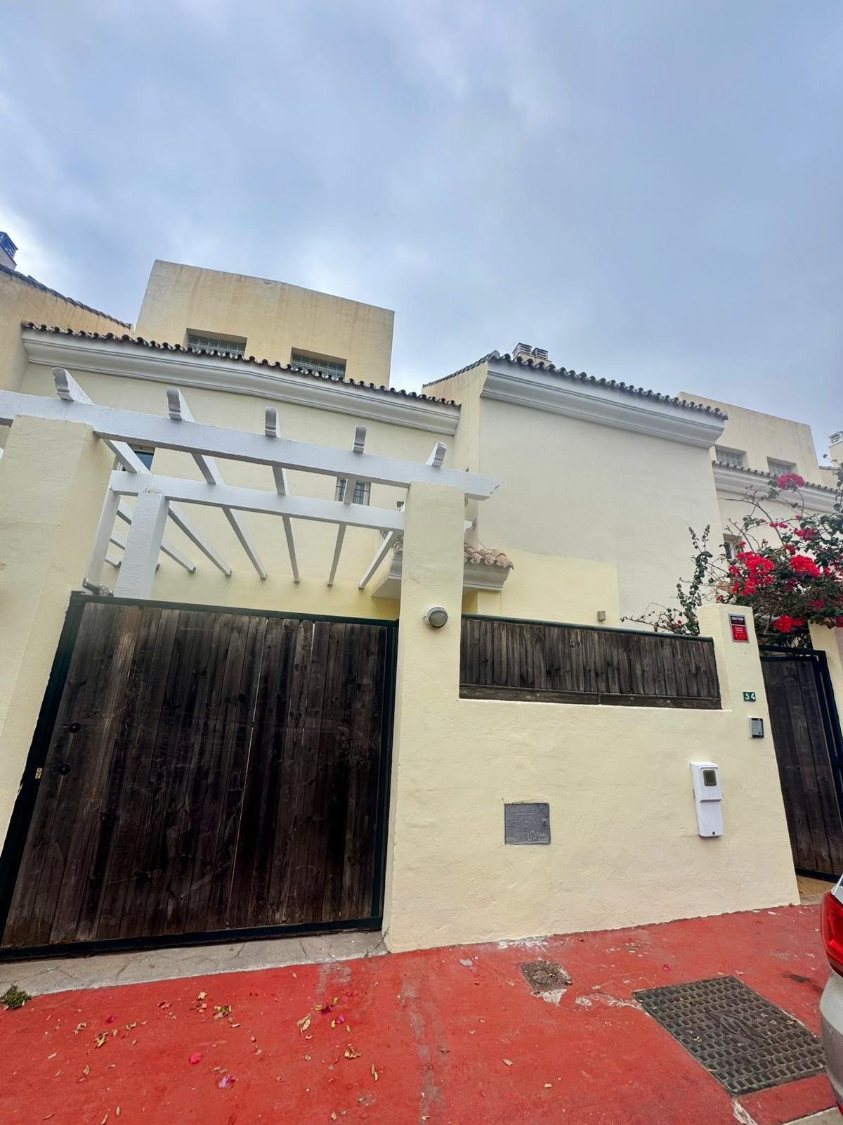 ed739c175384b64c04d12b72a2508c17 - 2