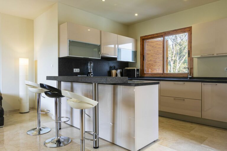 efc33ea68924edd9f1b216a90913ac39 - 15