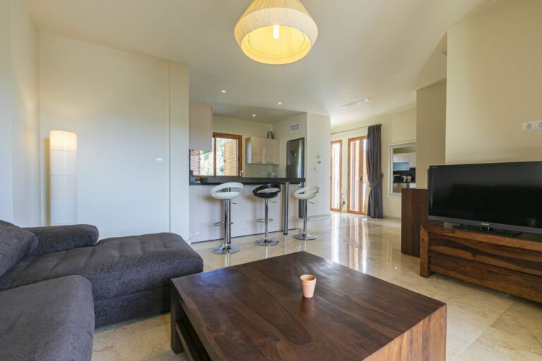 efc33ea68924edd9f1b216a90913ac39 - 6