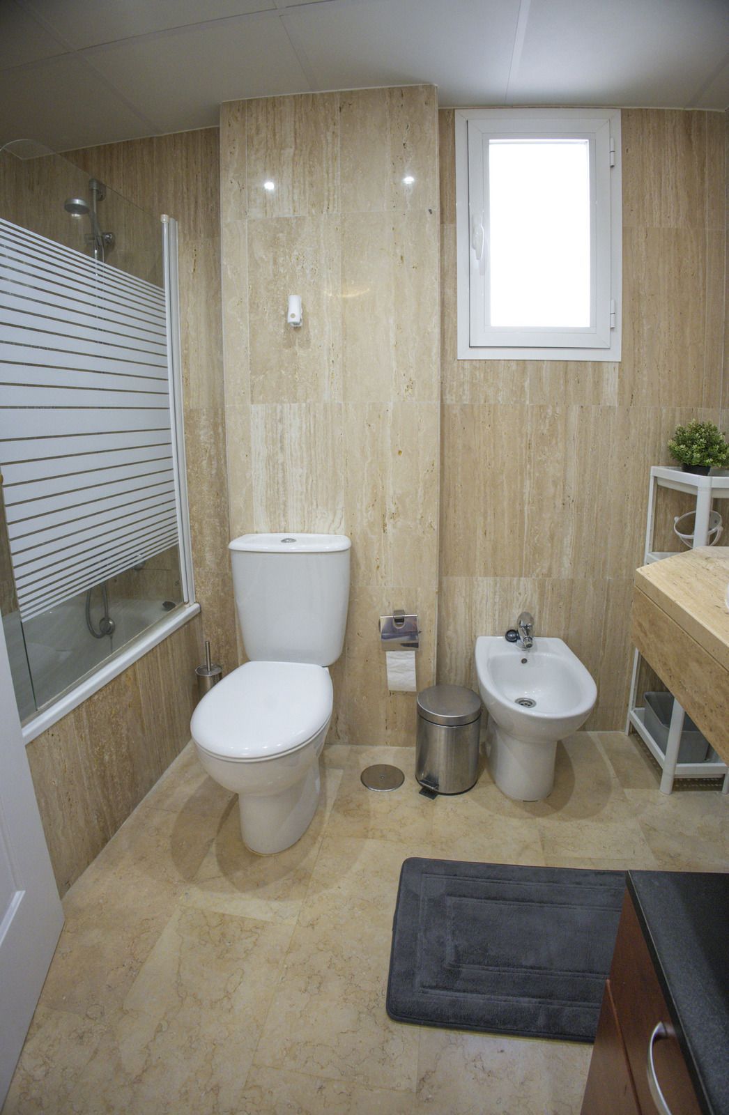 f2ed214f18346620560a5074709a4ec3 - 10