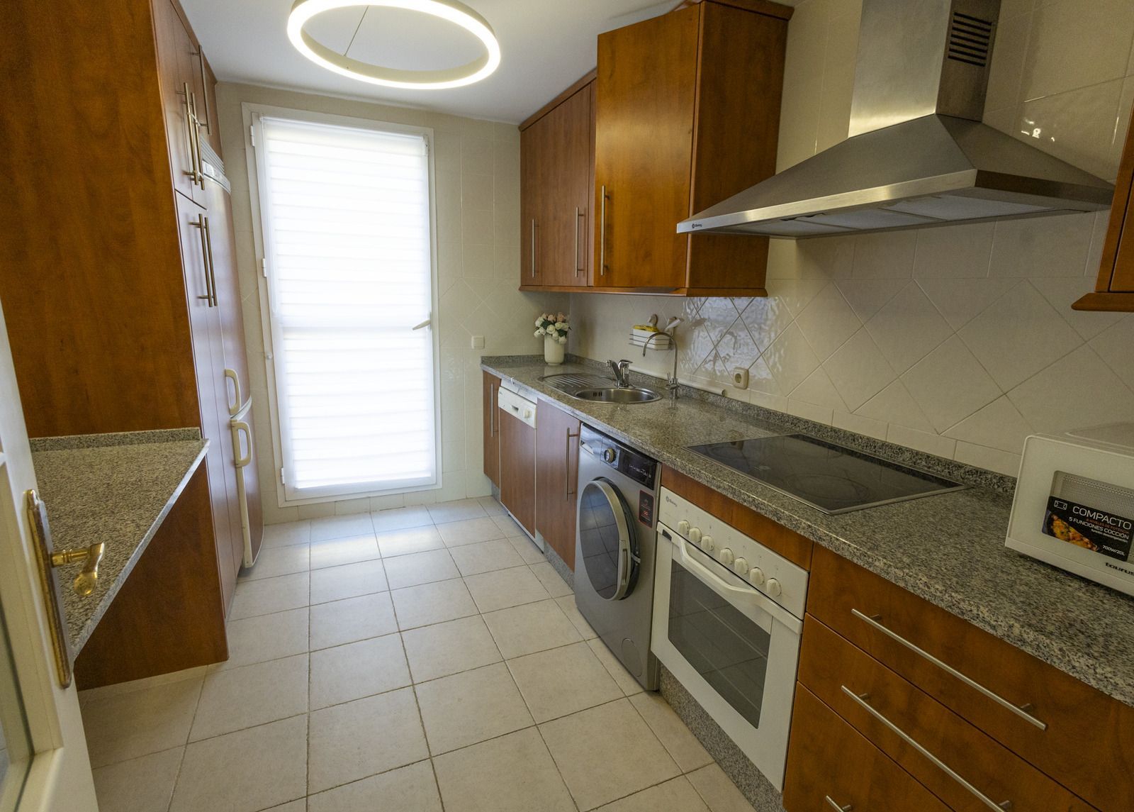 f2ed214f18346620560a5074709a4ec3 - 11