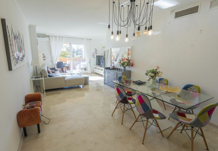 f2ed214f18346620560a5074709a4ec3 - 5