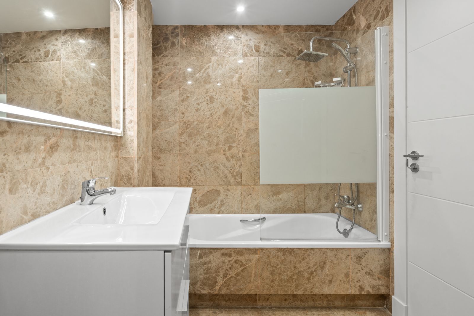 f92c3a2dee2087baafa52812a1c223cb - 16