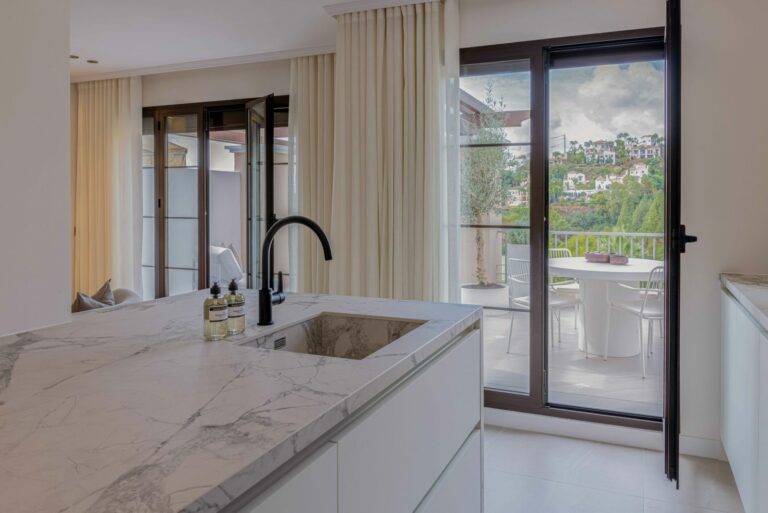 fa0c6f783ba3e18486445e0408525b0c - 11