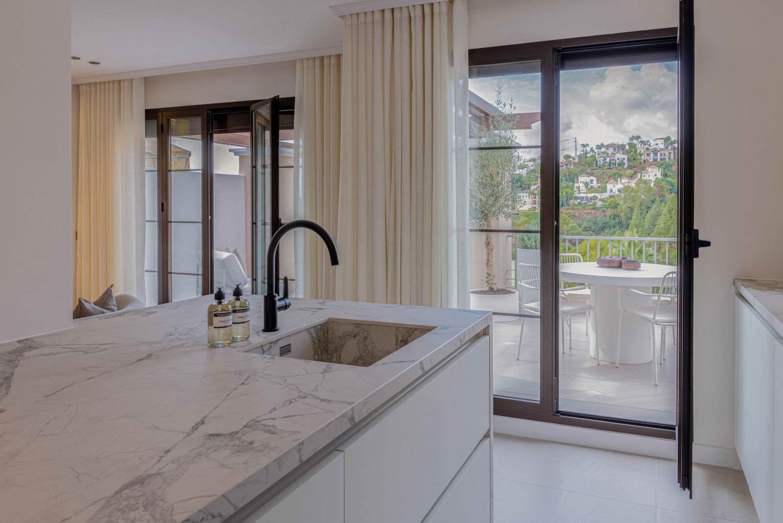 fa0c6f783ba3e18486445e0408525b0c - 11