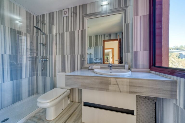 fab3ce47c0dc113916381fe9c5ea9c55 - 16