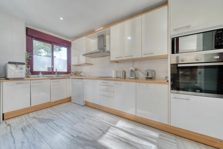 fab3ce47c0dc113916381fe9c5ea9c55 - 8