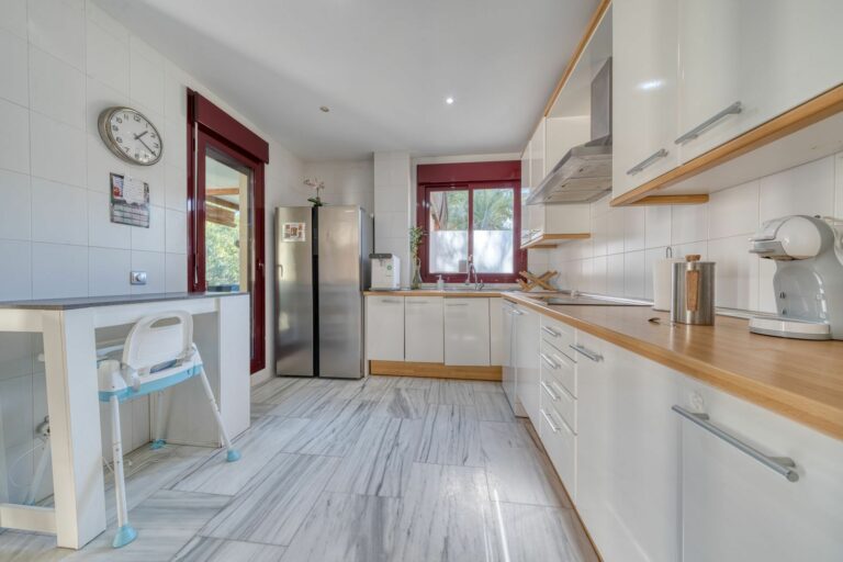 fab3ce47c0dc113916381fe9c5ea9c55 - 9