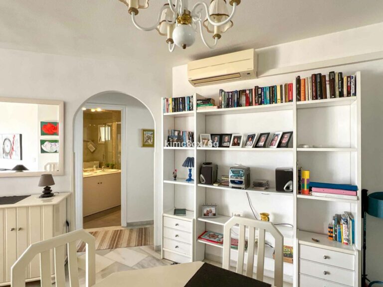 fd55e2589f7448a7f54e6e415d24f52f - 12