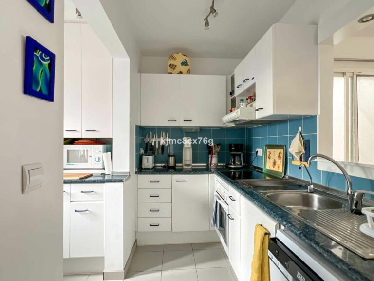 fd55e2589f7448a7f54e6e415d24f52f - 13