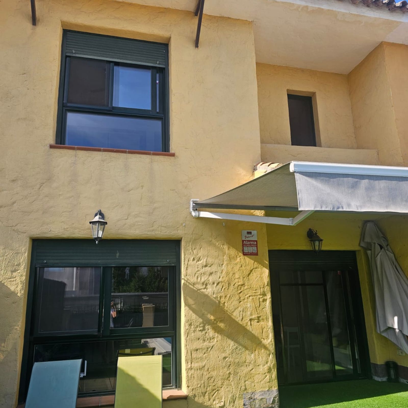 fe093c46ca4f3b21bf3c67983a613d8d - 1