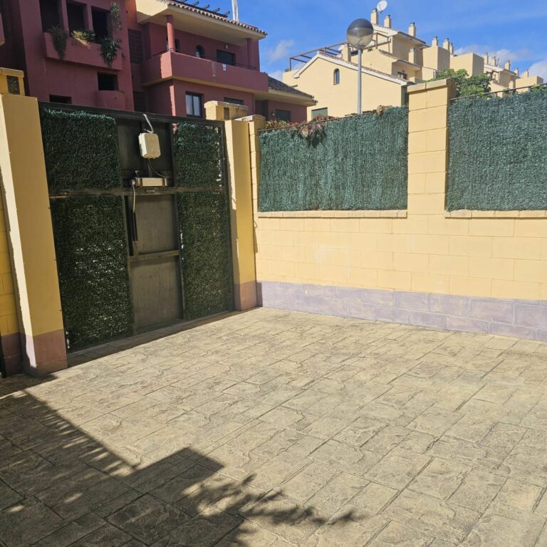 fe093c46ca4f3b21bf3c67983a613d8d - 10