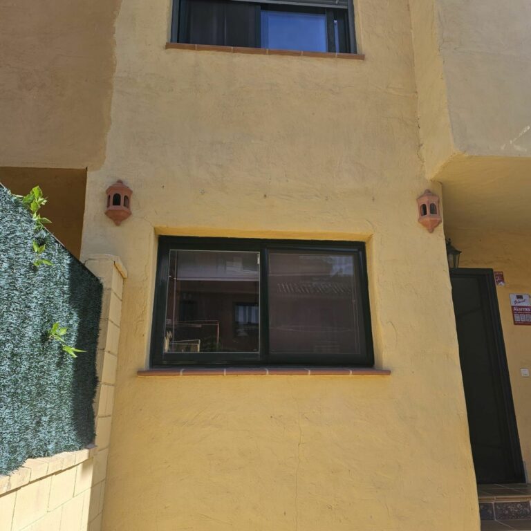 fe093c46ca4f3b21bf3c67983a613d8d - 4