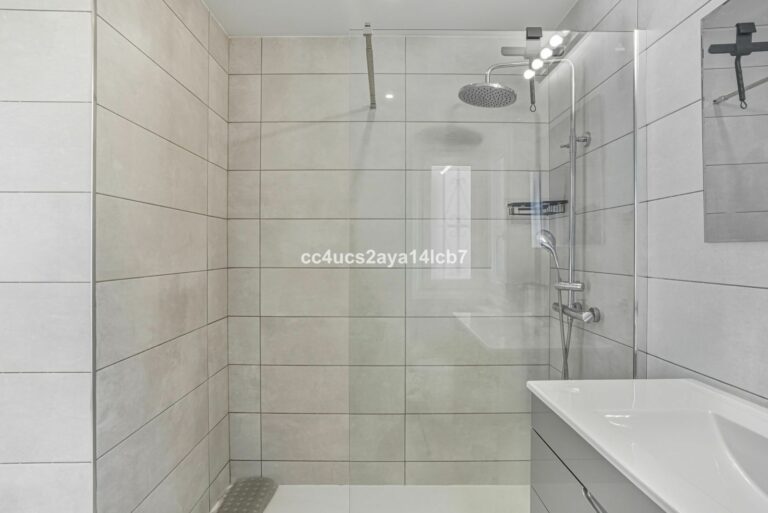 fed360ec271fd7ba1c6f8c6ec9b4099d - 15