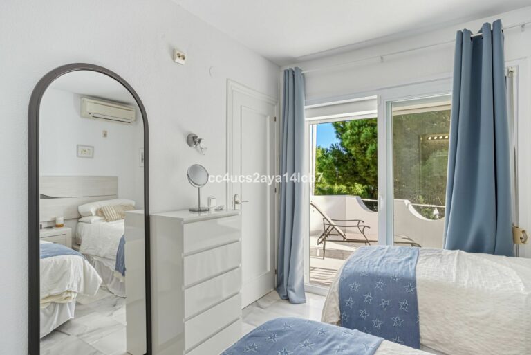 fed360ec271fd7ba1c6f8c6ec9b4099d - 16