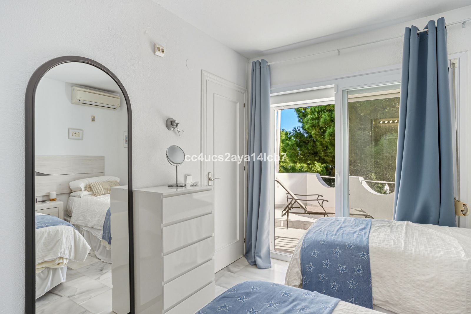 fed360ec271fd7ba1c6f8c6ec9b4099d - 16