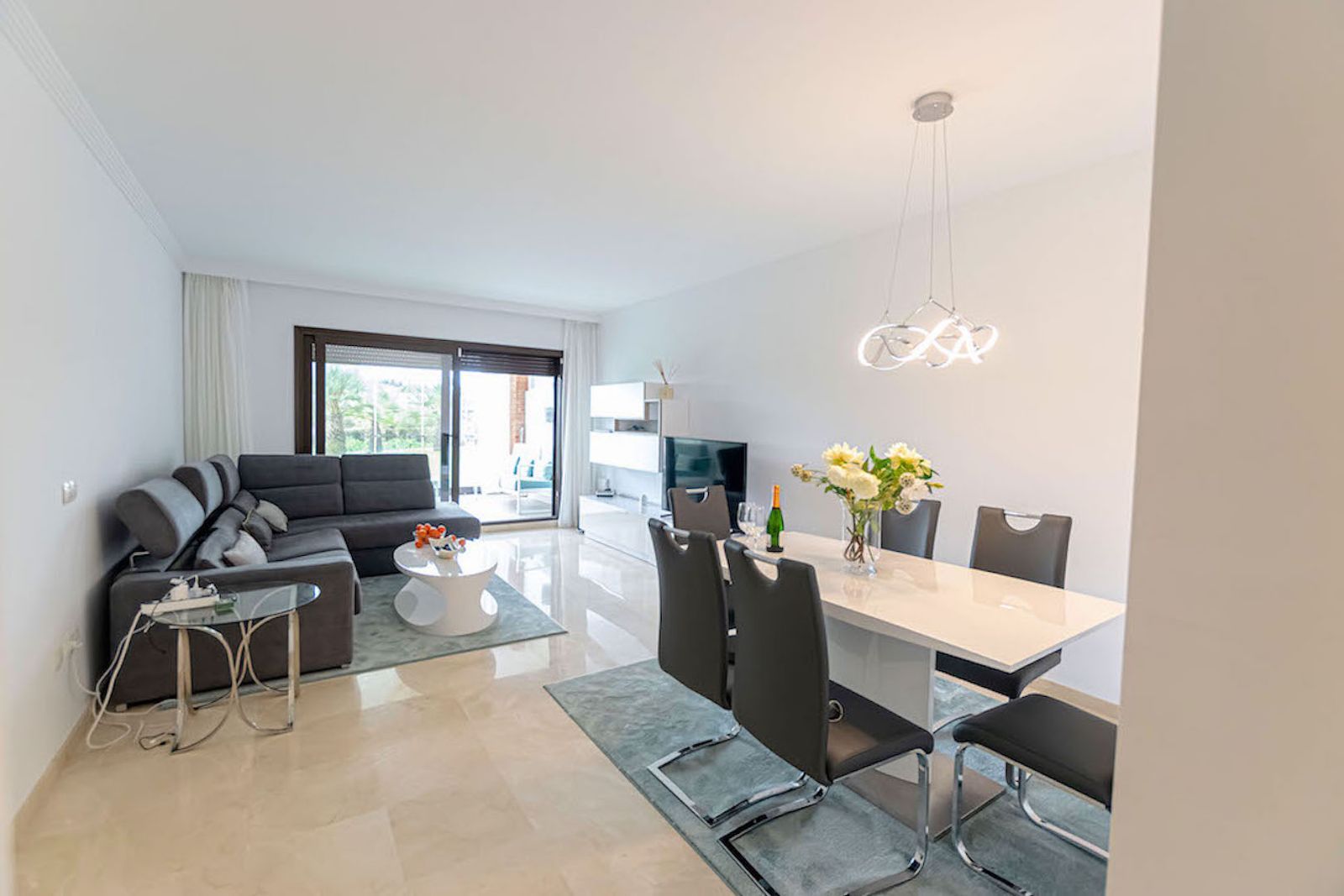 fef6581778a4998fcbce4893e805d4b0 - 1