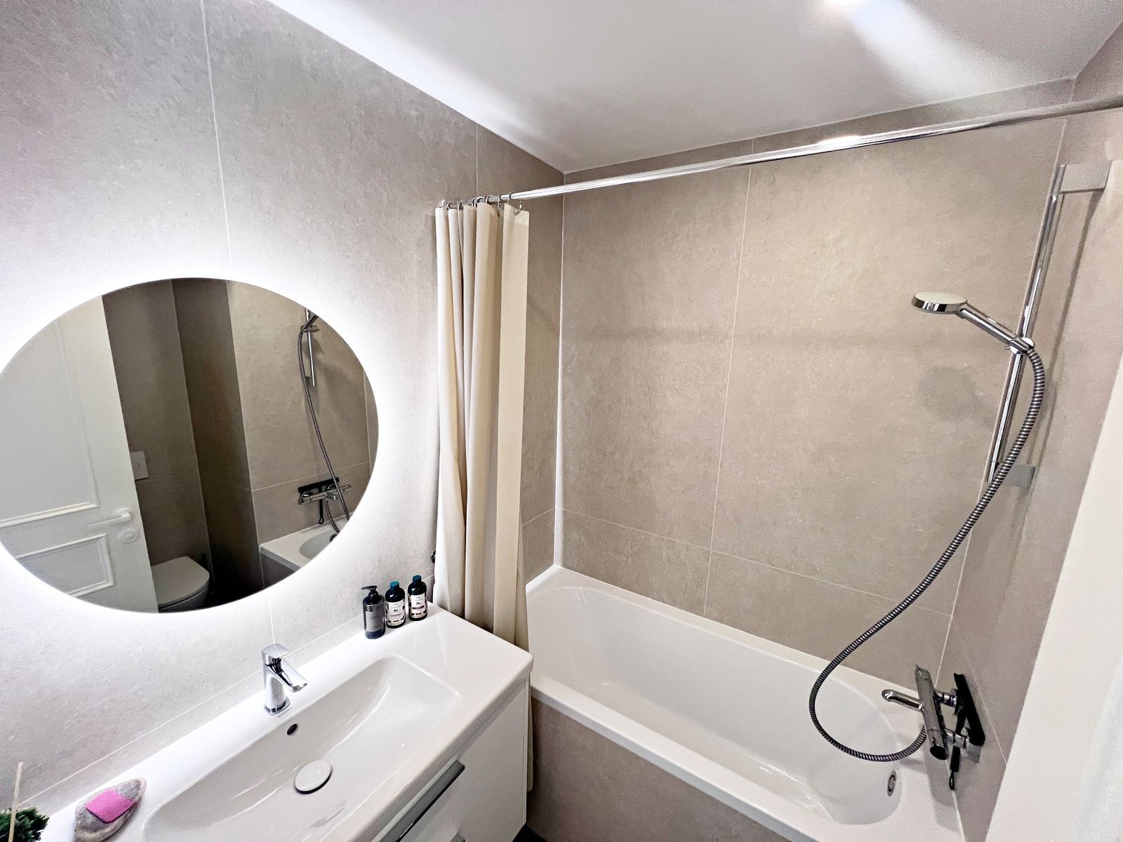 028b79f8fa6eb99290c47456324621af - 11