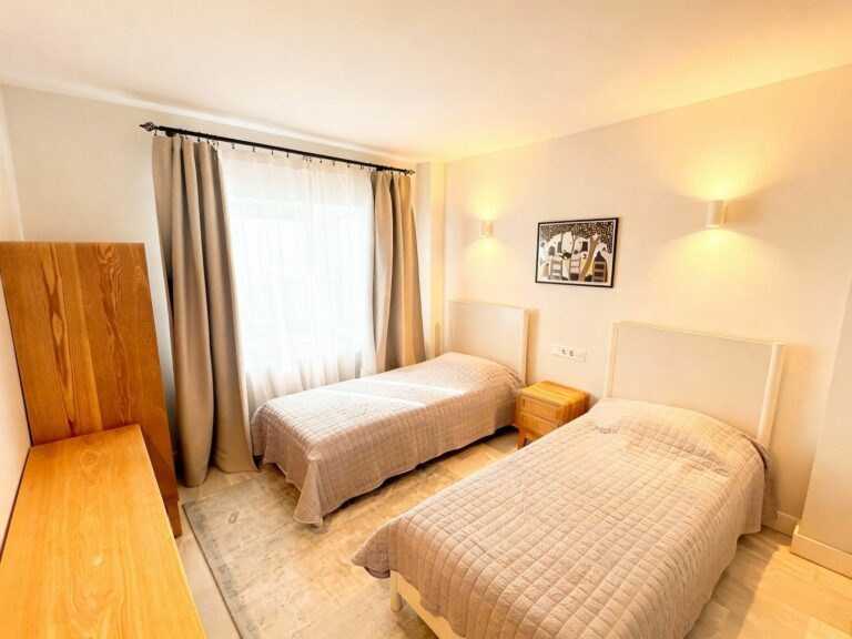 028b79f8fa6eb99290c47456324621af - 12