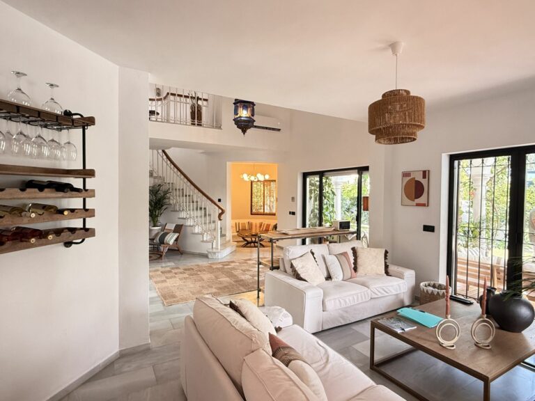 033491c7b4ff7aaed64ab5ffba498994 - 12