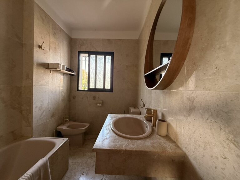 033491c7b4ff7aaed64ab5ffba498994 - 16