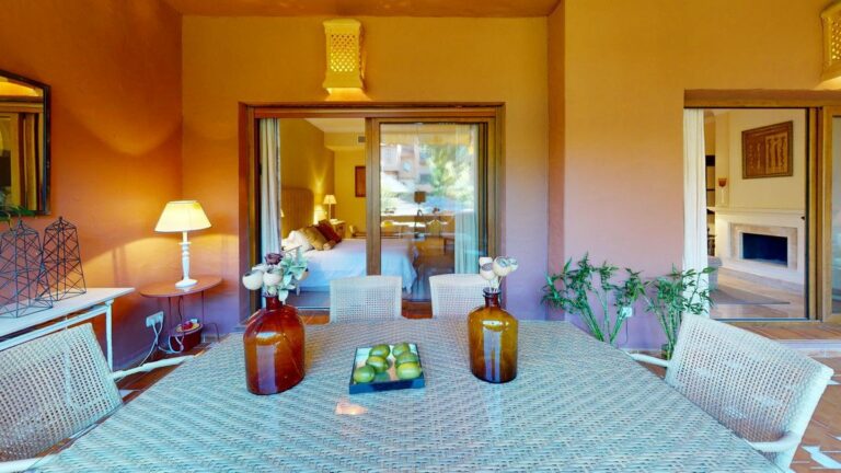 03c8ba064c9b8b65428d6ebc177aedf8 - 14