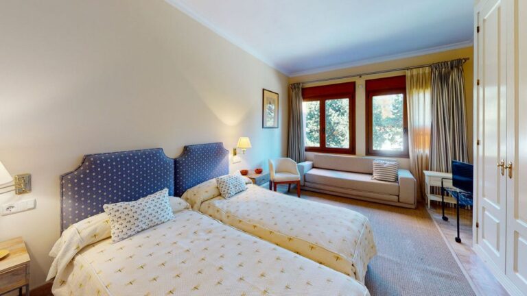 03c8ba064c9b8b65428d6ebc177aedf8 - 15