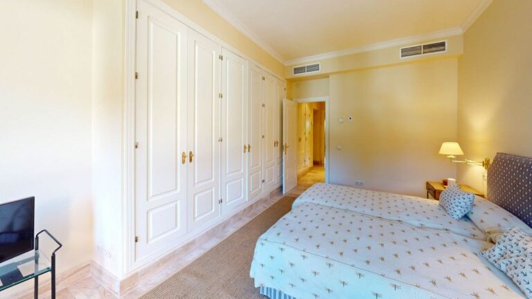 03c8ba064c9b8b65428d6ebc177aedf8 - 16