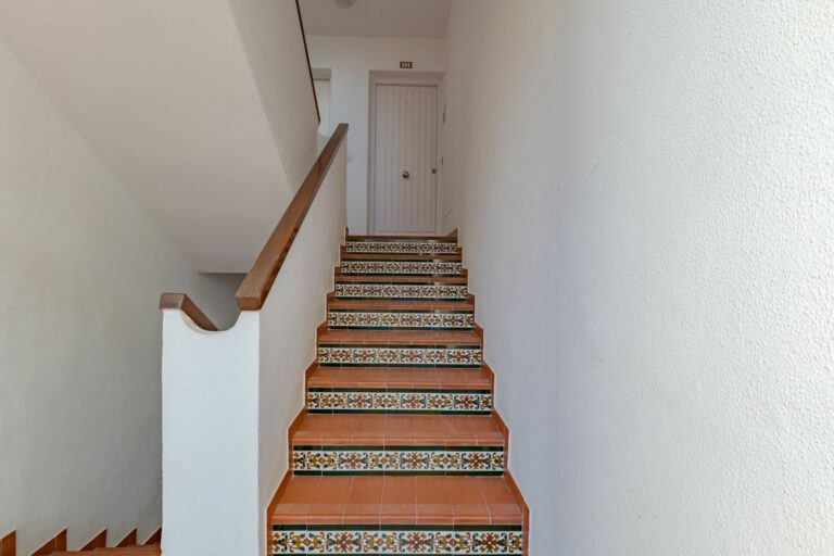 06b860de238aa46a828cee006a931295 - 5