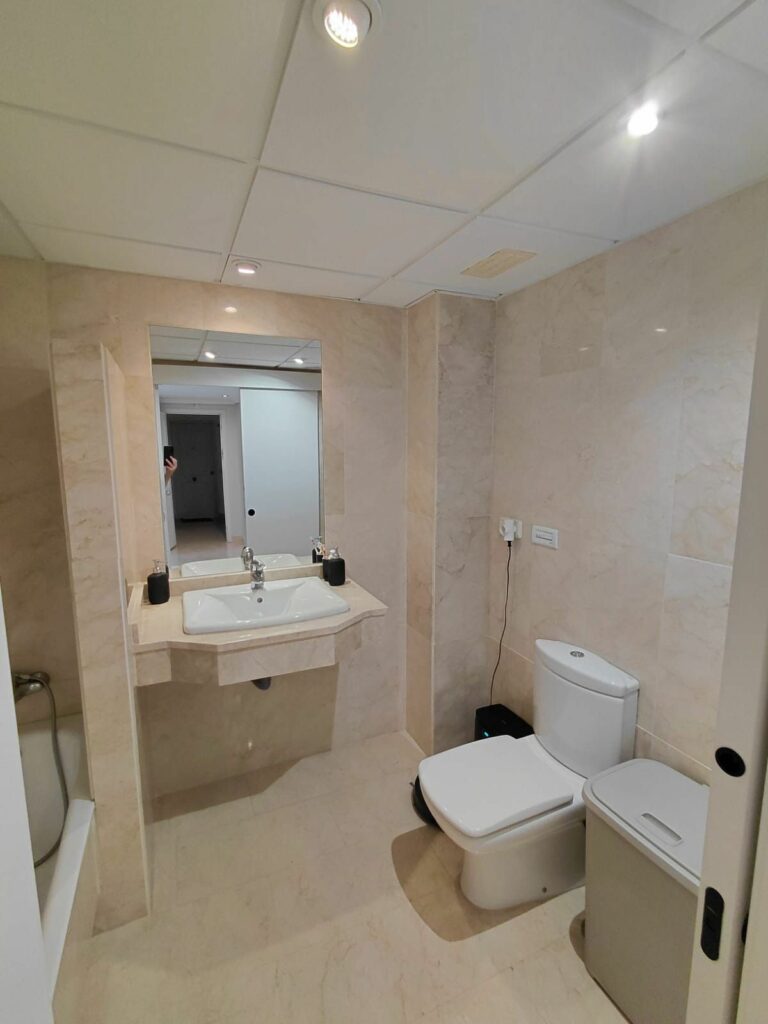 070cdb644b903a1b968fa15c680e89aa - 16