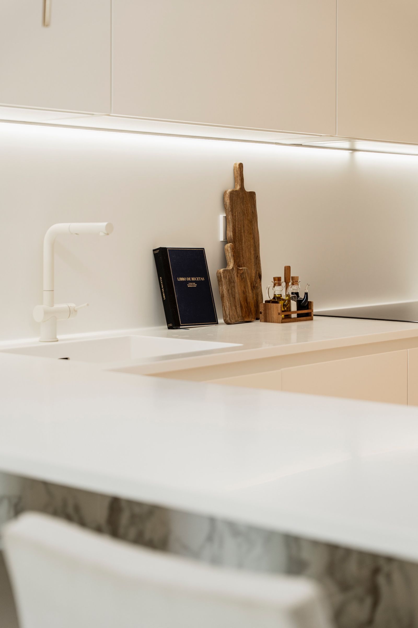 0731b57ba2d1ce8eb8c04092bd681bf7 - 13