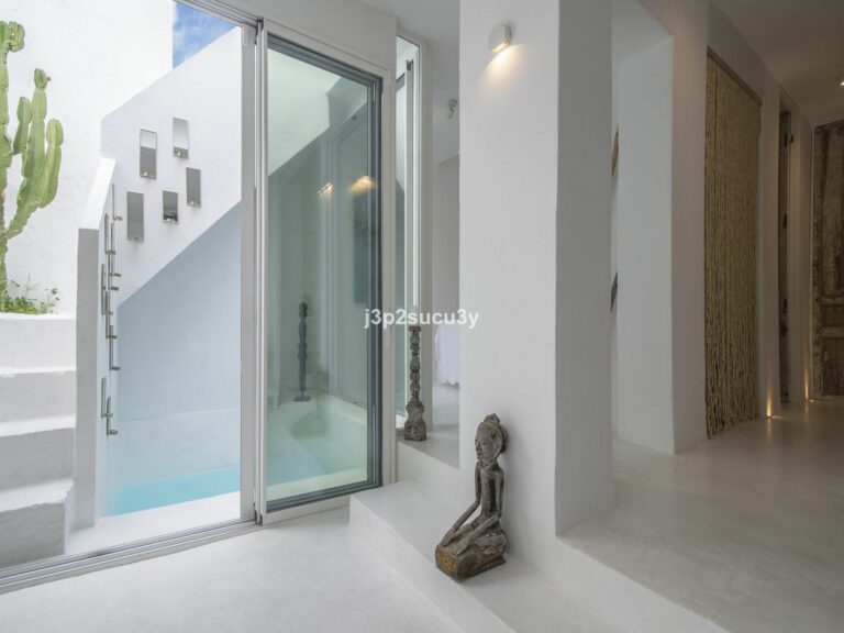 0737054d873e921d5b50d6c06fa72543 - 1