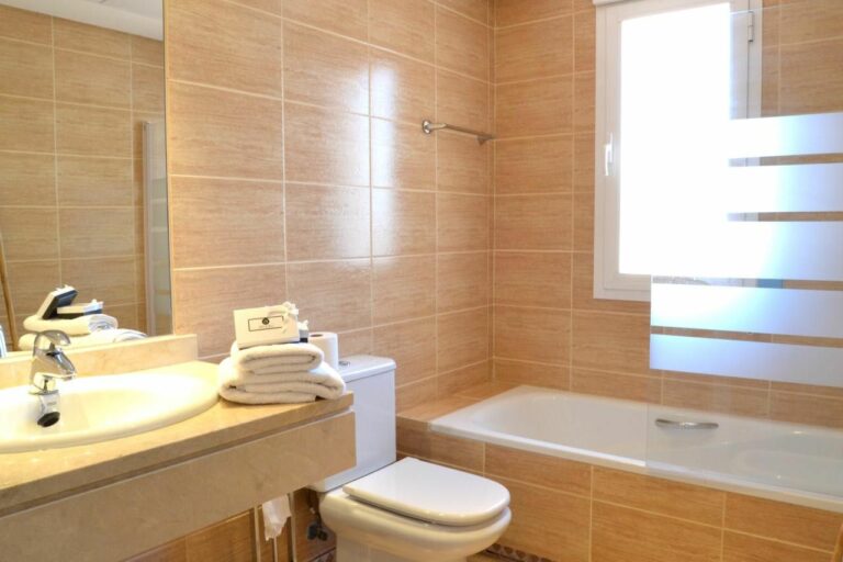 07faaea869300301553172e424fd2b8a - 15