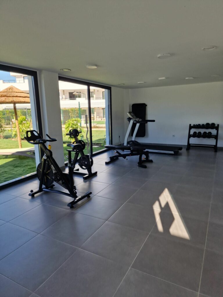 0930021e9bde0677794924bd0afdbce6 - 12